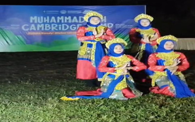 Siswi SMA Muhammadiyah 1 Pati Memukau di Pentas Api Unggun Muhammadiyah Cambridge Camp 2026